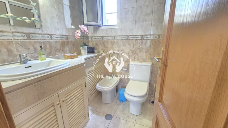 Apartamento T2 para Venda em Caniço Foto 5