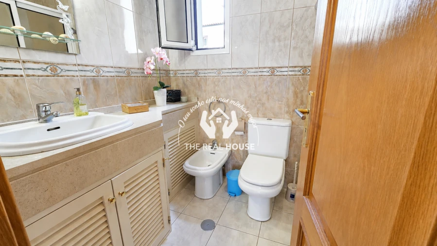 Apartamento T2 para Venda em Caniço Foto 5