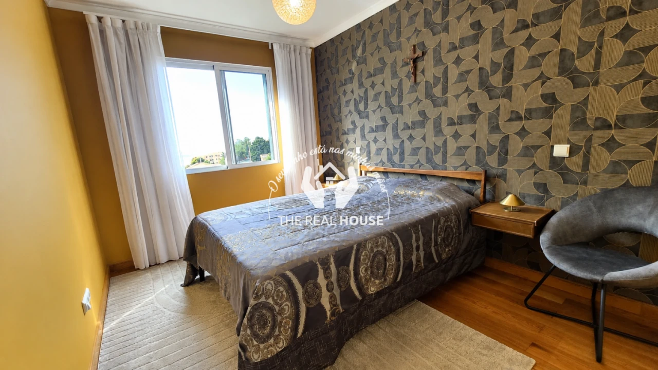 Apartamento T2 para Venda em Caniço Foto 2