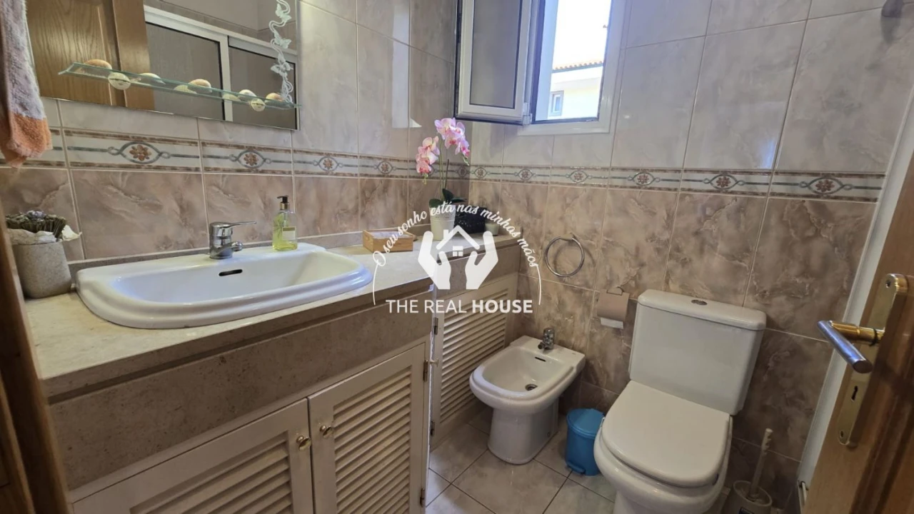 Apartamento T2 para Venda em Caniço Foto 4