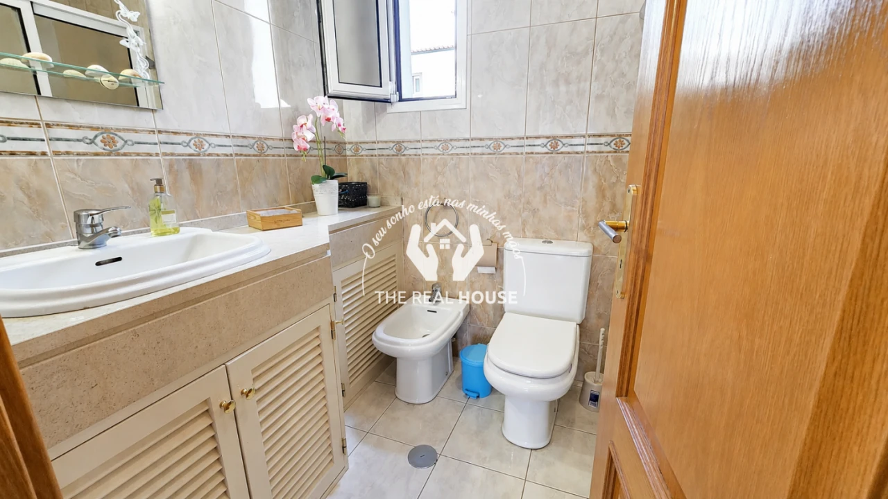 Apartamento T2 para Venda em Caniço Foto 5