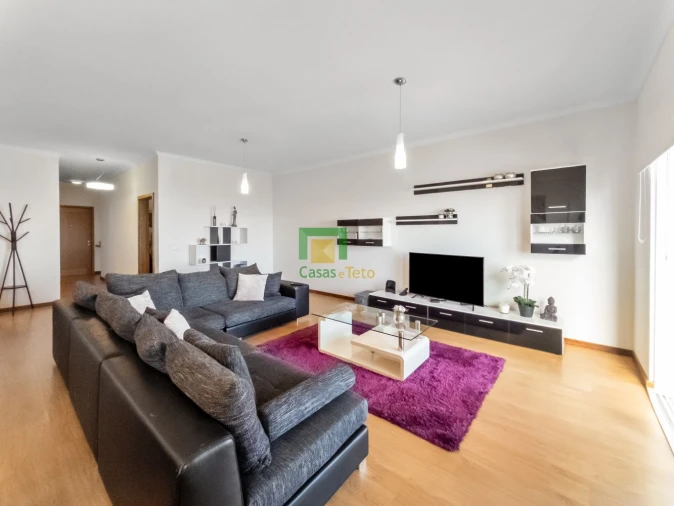 Apartamento T3 para Venda em Caniço Foto 3