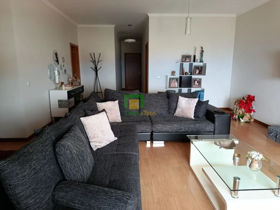 Apartamento T3 para Venda em Caniço Foto 3