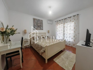 Moradia T4 para Venda em Amoreira da Gândara, Paredes do Bairro e Ancas