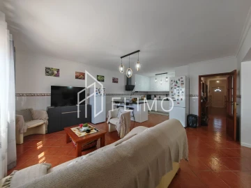 Moradia T4 para Venda em Amoreira da Gândara, Paredes do Bairro e Ancas