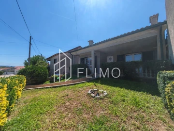 Moradia T4 para Venda em Amoreira da Gândara, Paredes do Bairro e Ancas