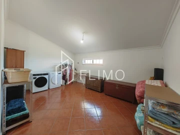 Moradia T4 para Venda em Amoreira da Gândara, Paredes do Bairro e Ancas