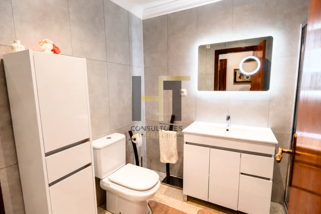 Apartamento T2 para Venda em Castêlo da Maia Foto 15