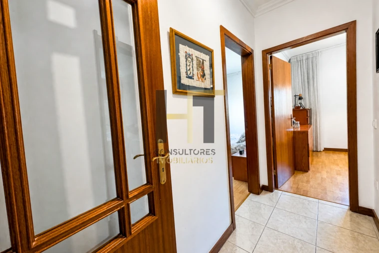 Apartamento T2 para Venda em Castêlo da Maia Foto 17
