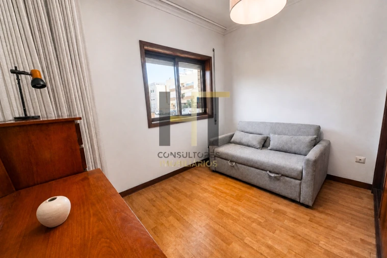 Apartamento T2 para Venda em Castêlo da Maia Foto 12