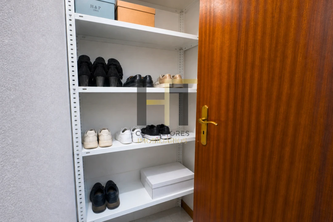 Apartamento T2 para Venda em Castêlo da Maia Foto 8