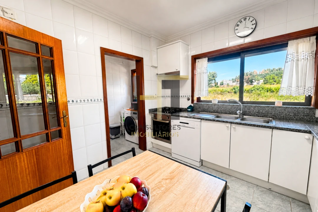 Apartamento T2 para Venda em Castêlo da Maia Foto 3