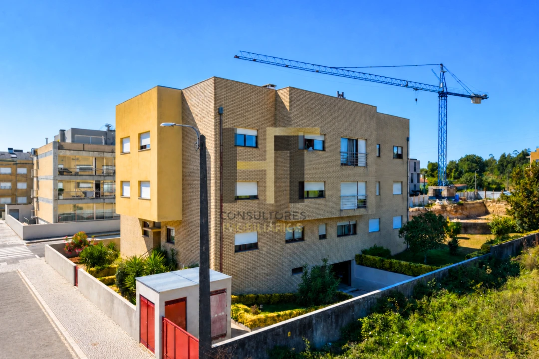 Apartamento T2 para Venda em Castêlo da Maia Foto 24