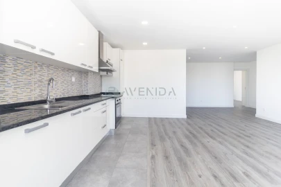 Apartamento T2 para Venda em Baixa da Banheira e Vale da Amoreira