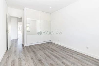 Apartamento T2 para Venda em Baixa da Banheira e Vale da Amoreira