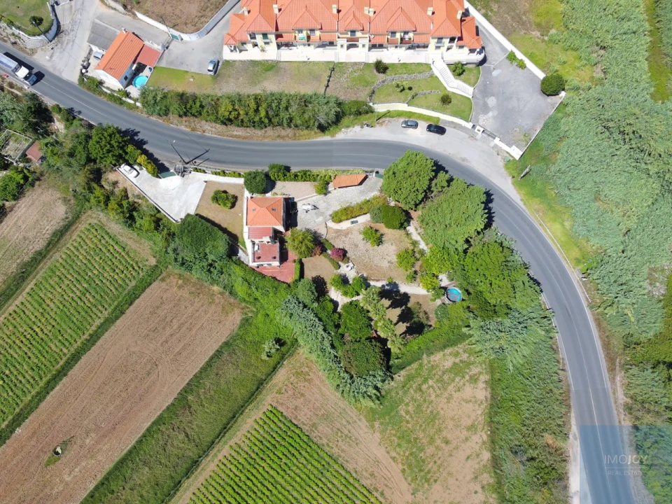Moradia T4 para Venda em São Bartolomeu dos Galegos e Moledo Foto 1