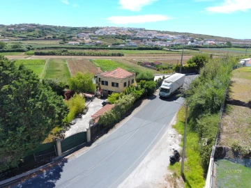 Moradia T4 para Venda em São Bartolomeu dos Galegos e Moledo