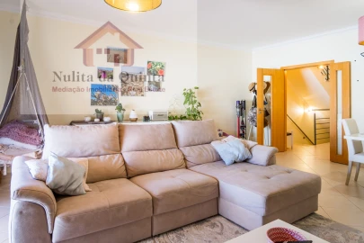 Moradia T3 para Venda em Ferreiras