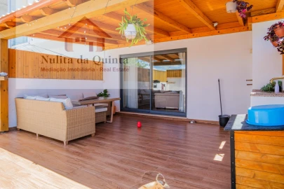 Moradia T3 para Venda em Ferreiras