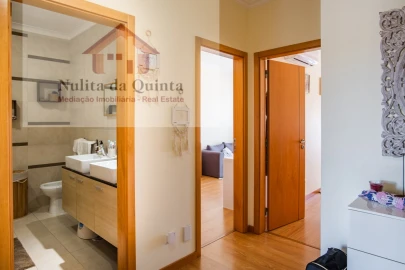 Moradia T3 para Venda em Ferreiras