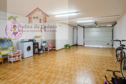Moradia T3 para Venda em Ferreiras
