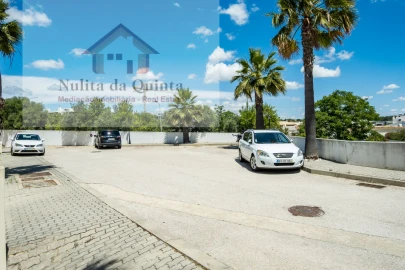 Moradia T3 para Venda em Ferreiras