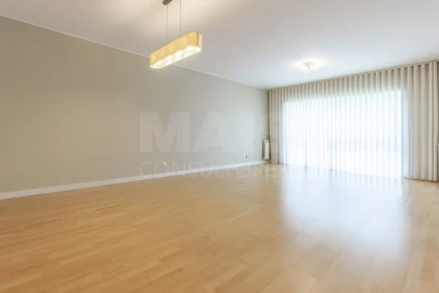 Apartamento T3 para Arrendamento em Barcarena