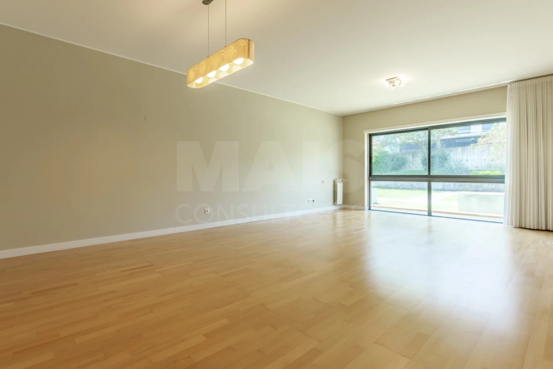 Apartamento T3 para Arrendamento em Barcarena Foto 12