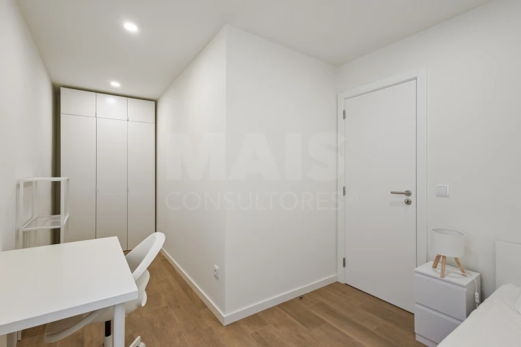 Moradia T3 para Venda em Miragaia e Marteleira Foto 10