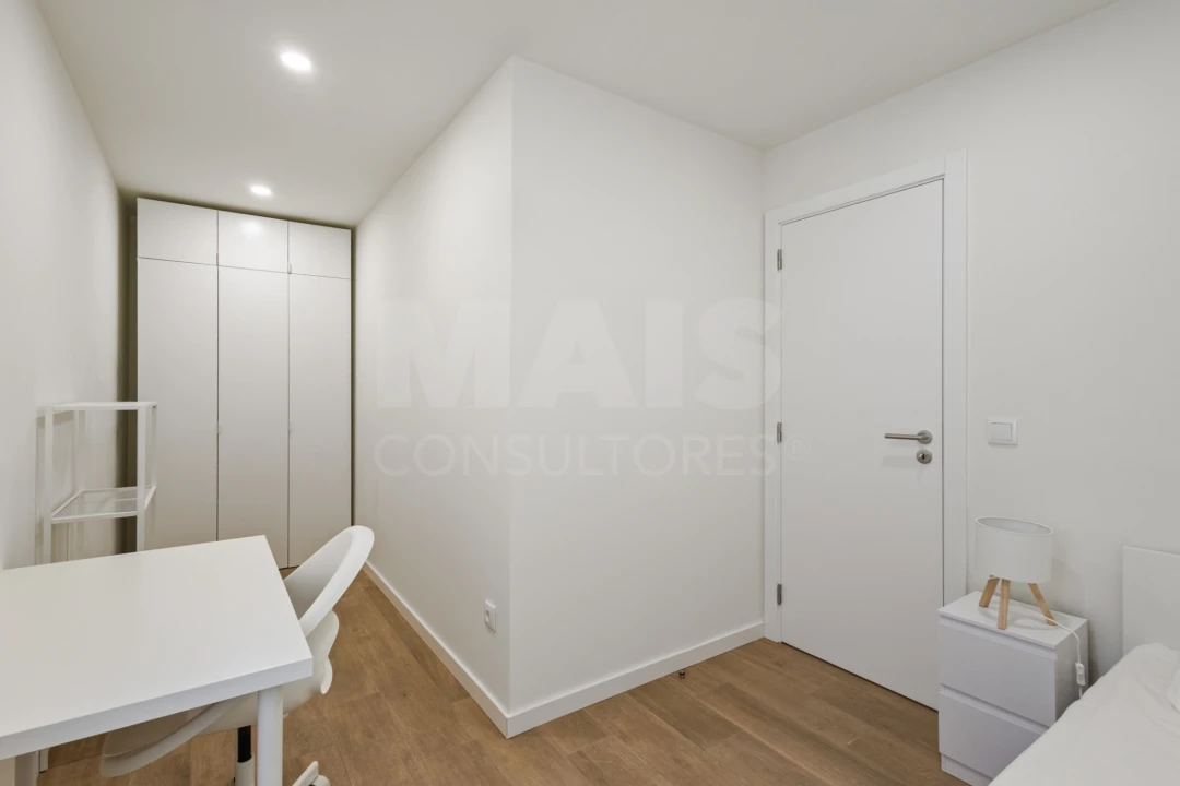 Moradia T3 para Venda em Miragaia e Marteleira Foto 10