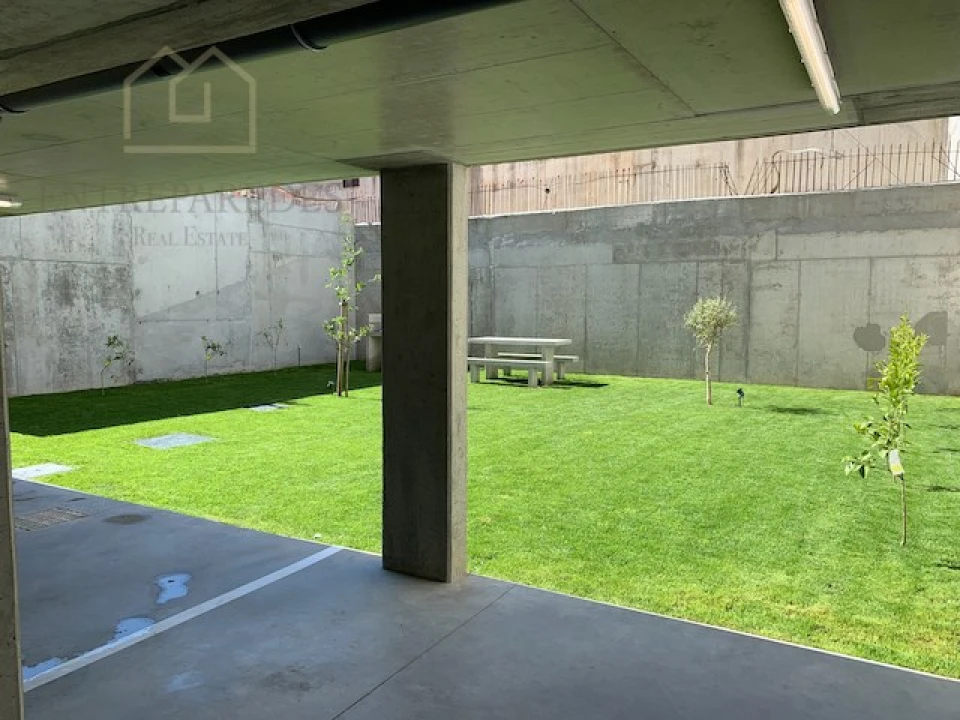 Apartamento T2 para Venda em Campanhã Foto 21