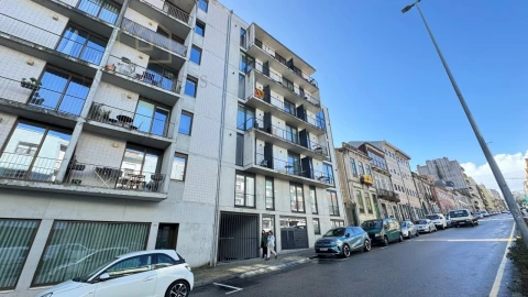 Apartamento T2 para Venda em Campanhã