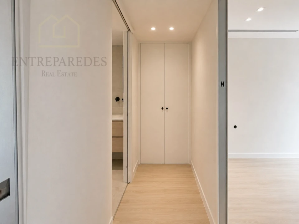 Apartamento T1 para Venda em Cedofeita, Santo Ildefonso, Sé, Miragaia, São Nicolau e Vitória Foto 4