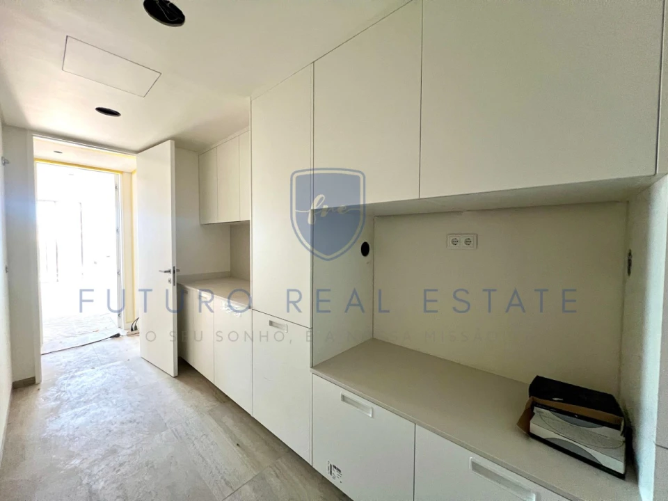 Apartamento T2 para Venda em Camara de Lobos Foto 4