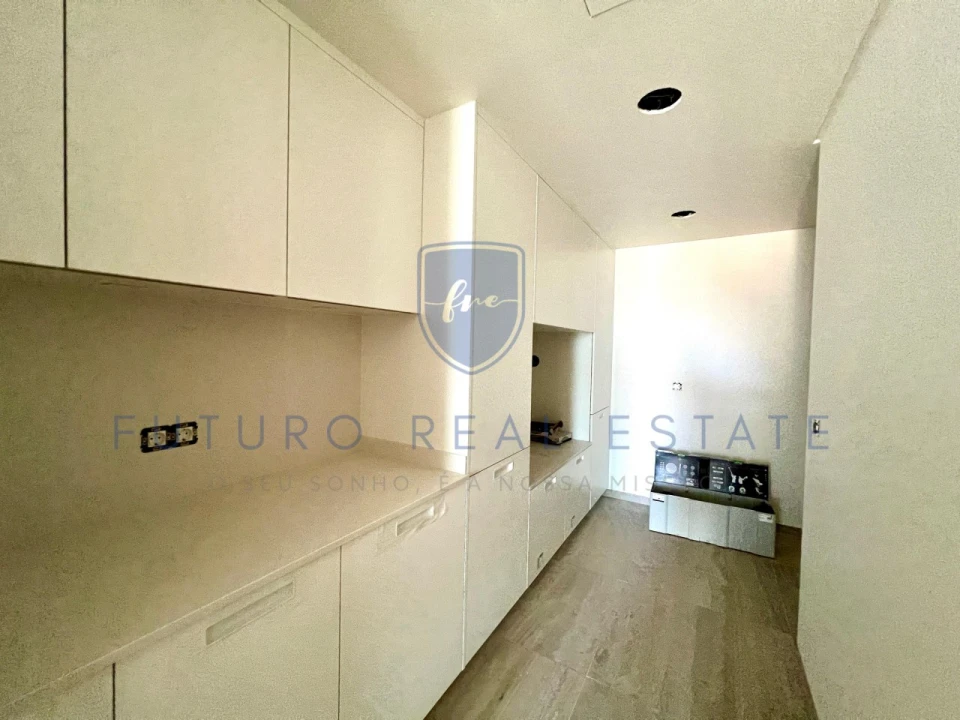 Apartamento T2 para Venda em Camara de Lobos Foto 5