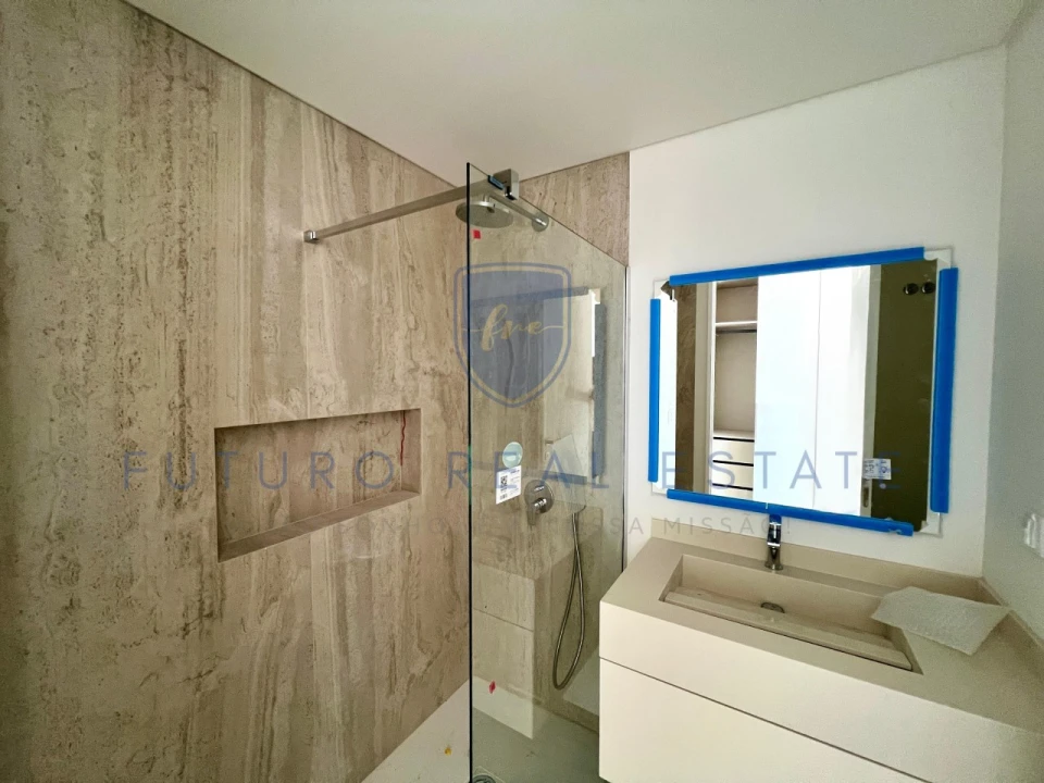 Apartamento T2 para Venda em Camara de Lobos Foto 9