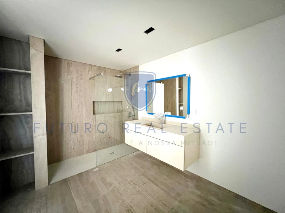 Apartamento T2 para Venda em Camara de Lobos Foto 10