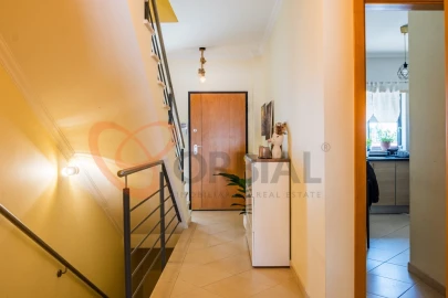 Moradia T3 para Venda em Ferreiras