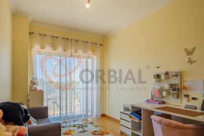 Moradia T3 para Venda em Ferreiras