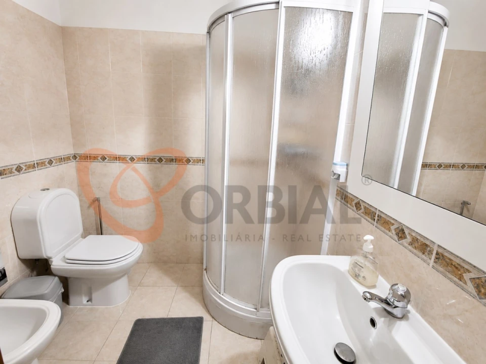 Apartamento T2 para Venda em Albufeira e Olhos de Água Foto 13