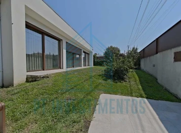 Moradia T5 para Venda em Santa Joana