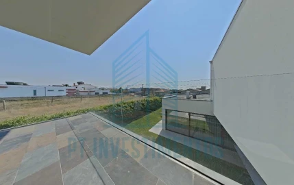 Moradia T5 para Venda em Santa Joana