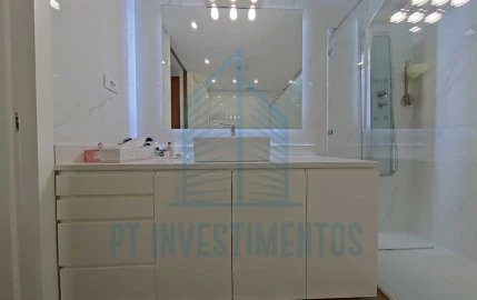Moradia T5 para Venda em Santa Joana