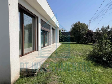 Moradia T5 para Venda em Santa Joana