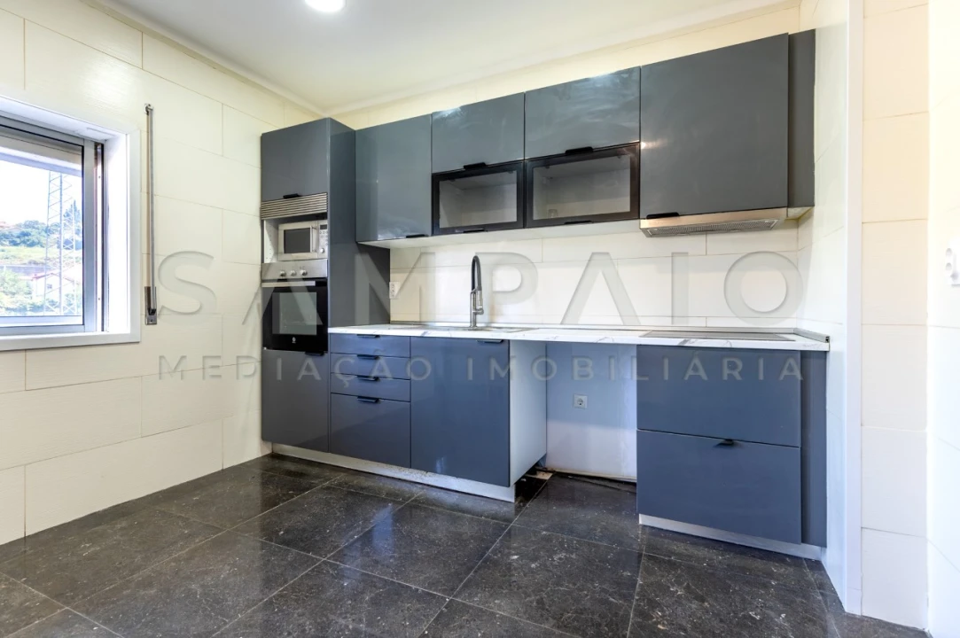 Apartamento T3 para Venda em Fânzeres e São Pedro da Cova Foto 3