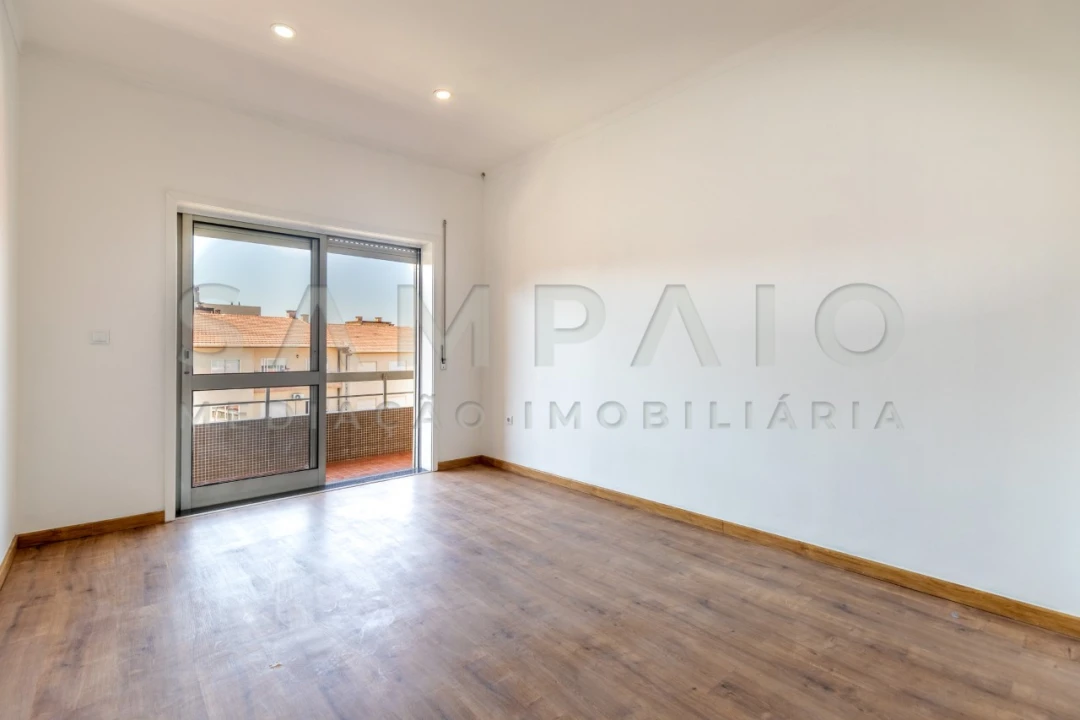 Apartamento T3 para Venda em Fânzeres e São Pedro da Cova Foto 28