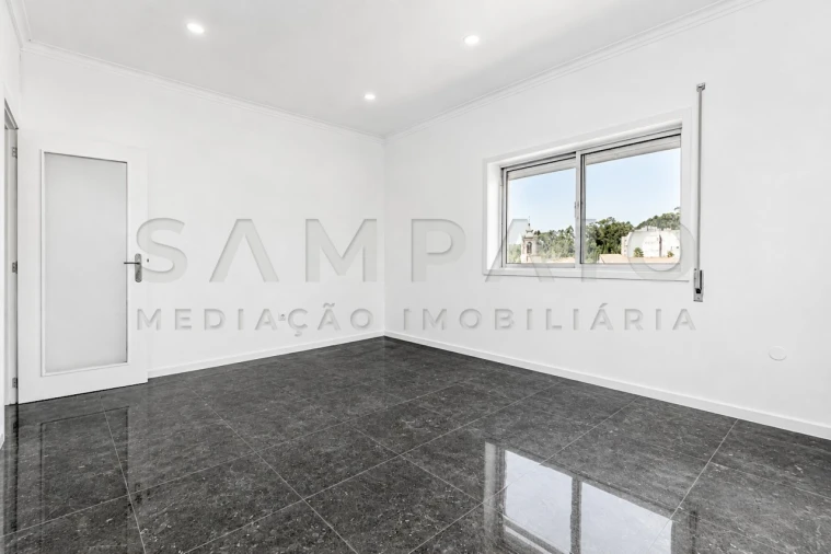 Apartamento T3 para Venda em Fânzeres e São Pedro da Cova Foto 5