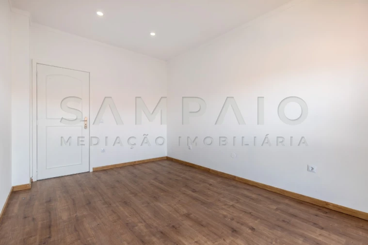 Apartamento T3 para Venda em Fânzeres e São Pedro da Cova Foto 26