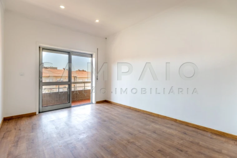 Apartamento T3 para Venda em Fânzeres e São Pedro da Cova Foto 28
