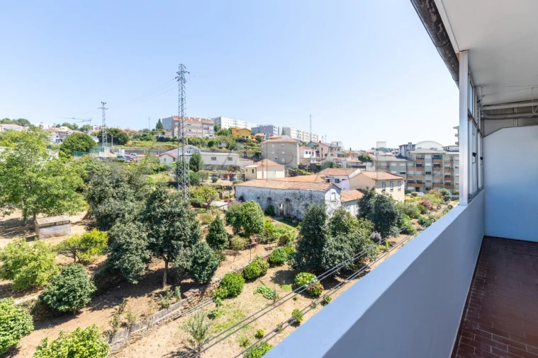 Apartamento T3 para Venda em Fânzeres e São Pedro da Cova Foto 31